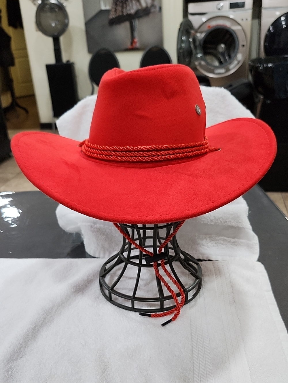 RED WIDE-BRIM 'SUEDE' COWBOY HAT WITH ADJUSTABLE ROPE CORD